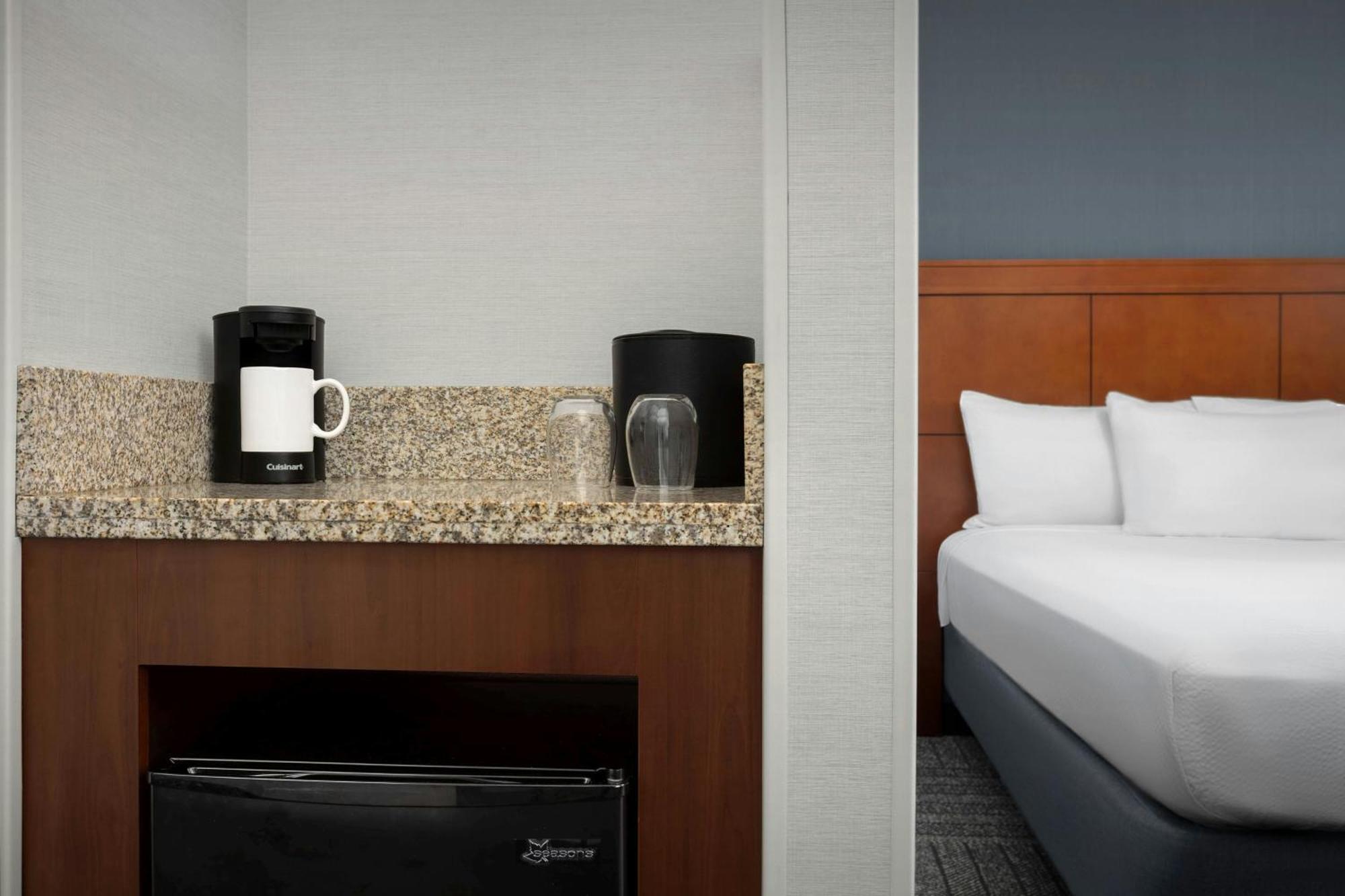 คอร์ตยาร์ด ซาลิเบอรี Hotel ซอลส์บรี ภายนอก รูปภาพ